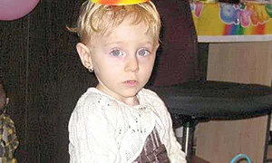 Maia a fost aruncată de mama ei din taxi jpeg