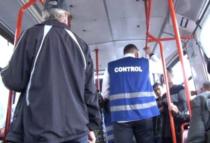 
    Linia tramvaiului 41 se află în capul listei care le dă bătăi de cap controlorilor  