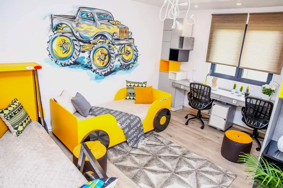 Are anumite pasiuni, îi plac mașinile sau super-eroii? Îi puteți pune personajul preferat pe un tapet personalizat