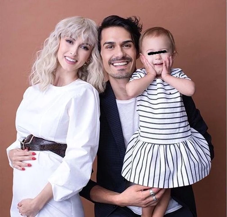 Andreea Bălan are o fetiță, pe Ella, și urmează să mai devină mama unei fetițe, în scurt timp