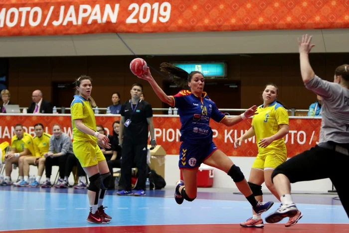 
    La CM din decembrie trecut, România n-a avut un meci prea ușor cu KazahstanFoto: IHF  