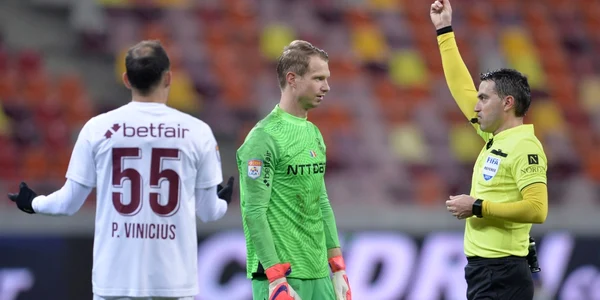 FCSB si CFR Cluj in etapa 28 din Liga 1  pe Arena Nationala Bucuresti Giedrius Arlauskis cartonas rosu arbitru Ovidiu Hategan FOTO  Mediafax / Alexandru Dobre MEDIAFAX FOTO