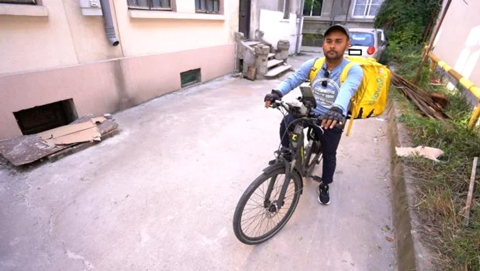 Cum supraviețuiesc străinii care fac România să funcționeze.