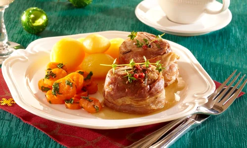 cotlet de porc cu bacon si legume jpeg