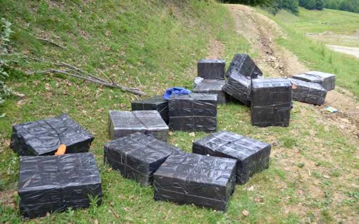Tigarile au fost gasite in masina abandonata Foto: ITPF Sighetu Marmatiei