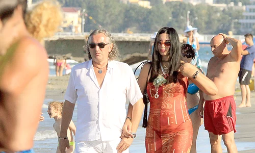 2012   Cei doi și au petrecut vara la mare și erau de nedespărțit jpeg