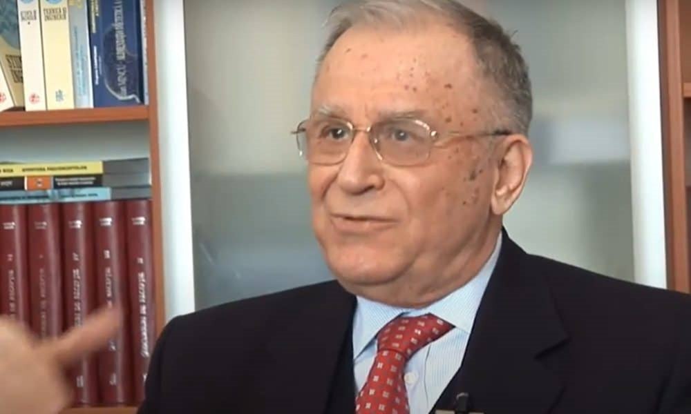 Ion Iliescu este în stare critică. Anunțul medicilor 