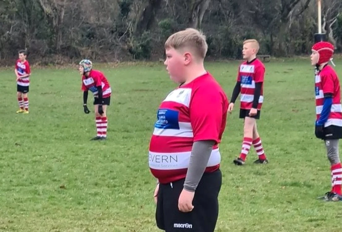 Tânărul Alfie este încurajat de marile vedete ale rugby-ului mondial 