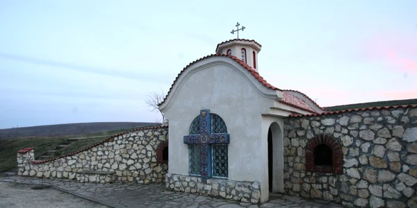 Izvorul Tămăduirii de la Mănăstirea Dervent din Constanţa