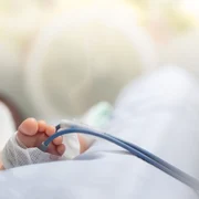 Bebelus in spital FOTO Shutterstock 
