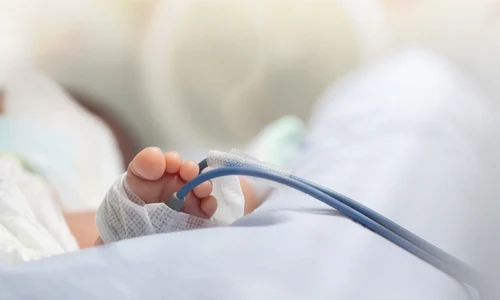Bebelus in spital FOTO Shutterstock 