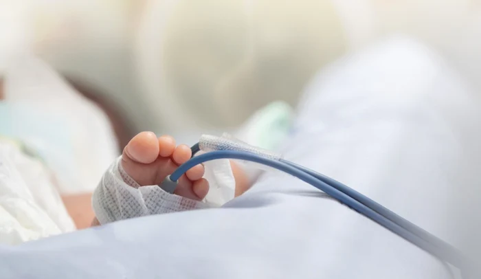 Bebeluș în spital. FOTO Shutterstock