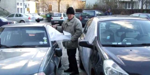 Zeci de maşini au fost avariate de un braşovean beat FOTO Adevărul