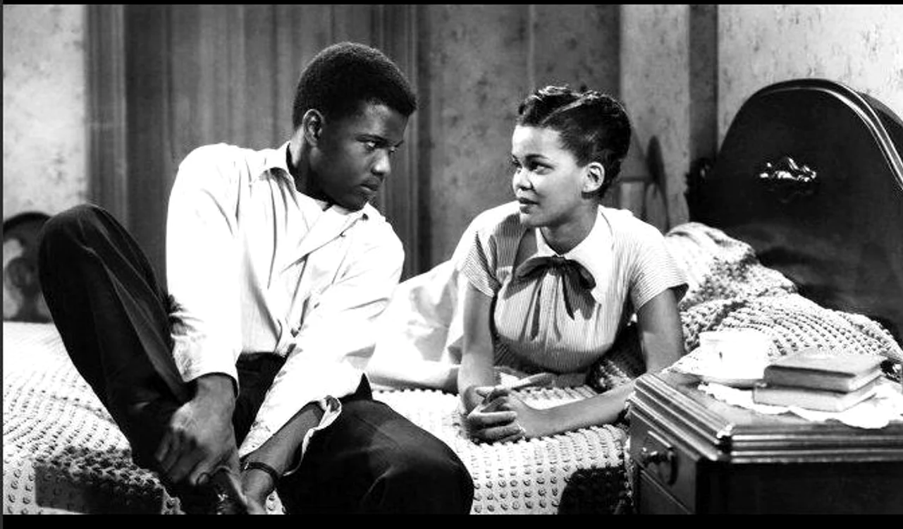
    Mildred Joanne Smith, în filmul "No Way Out"  