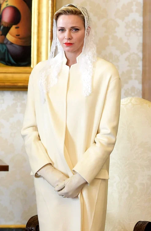 Charlene la Vatican în 2016, Hepta jpg