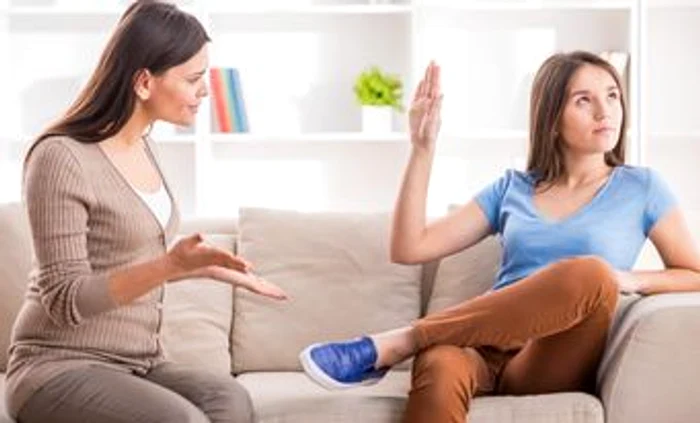 Adesea părinții se plâng că nu-și mai recunosc „copilul” și nu prea știu ce să discute cu el și cum să discutefoto: shutterstock