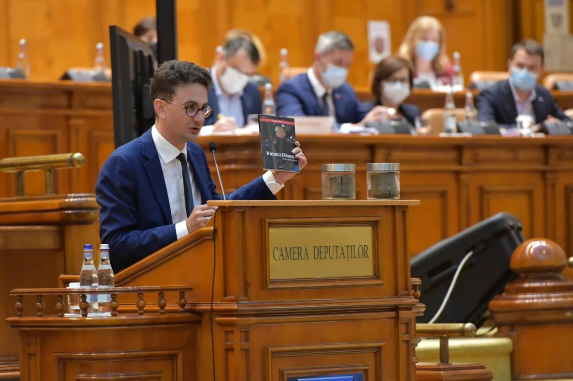 Deputatul Iulian Bulai, la tribuna Parlamentului FOTO Facebook
