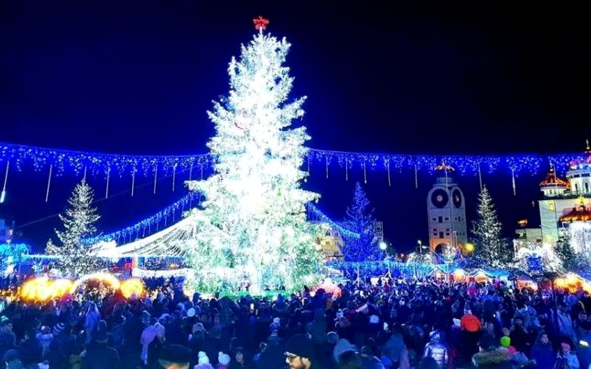 Centru civic arată feeric de joi seara Foto Primăria Mioveni