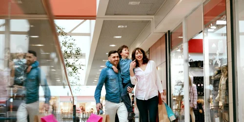 mall shutterstock jpg