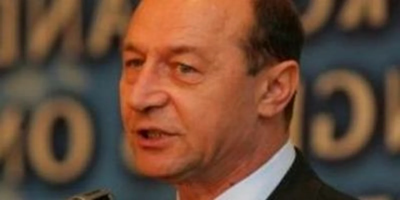Băsescu: Se analizează acordarea de garanţii de stat pentru Rafo Oneşti şi şantierul Mangalia