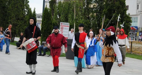 spectacol medieval vaslui
