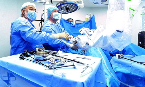 1 chirurgie robotica dr martian jpg jpeg