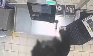 Bărbat care însela casele self pay FOTO Captură video