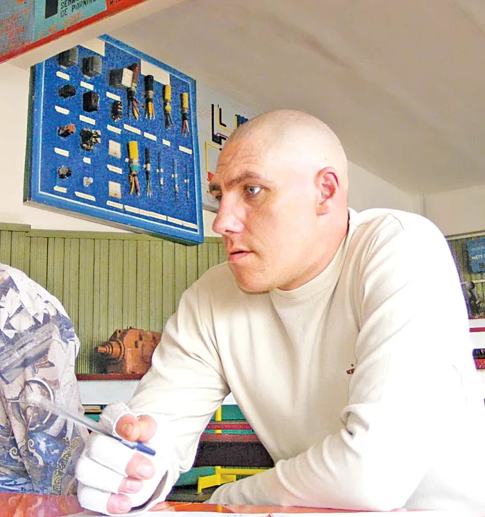 „Nu am mai intrat de atunci în subteran, nu mi-au mai dat medicii voie. Lucrez tot la mină, la suprafaţă”, spune Şandor Bodoni