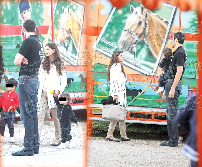 Cei mici au fost atrași  de caruselul cu căluţi