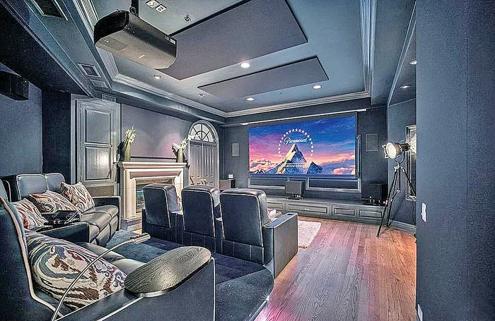 Cinematograful din subsol va fi locul favorit al cuplului