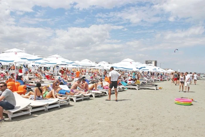 
    Luna iulie este cea mai călduroasă lună a anului, de aceea foarte mulți români aleg să plece în vacanță în această perioadăFOTO: Click!  