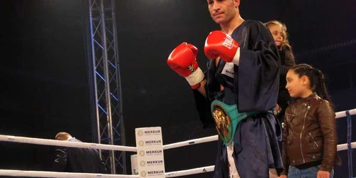 Viorel Simion și-a apărat centura WBC International * Foto: Marian Burlacu