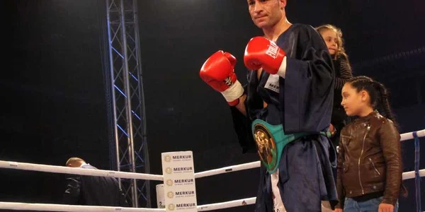 Viorel Simion și-a apărat centura WBC International * Foto: Marian Burlacu