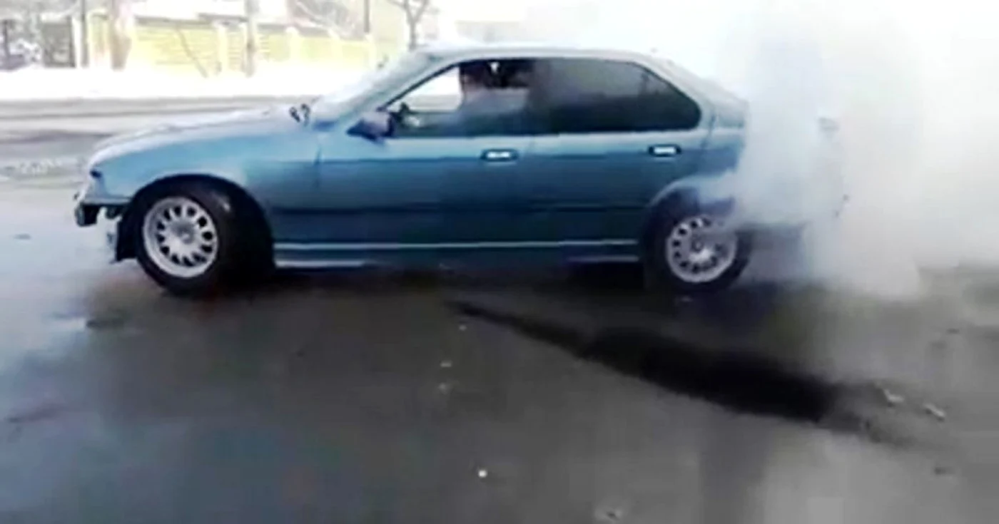 Pentru fapta comisă ieri, tânărul a fost reţinut pt 24 de ore, iar pe parcursul acestei zile va fi prezentat magistraţilor cu propunere de arestare preventivă.