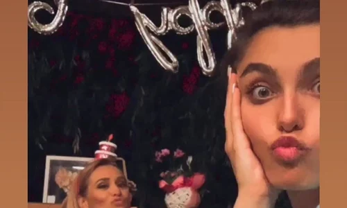 Andreea Esca și fiica ei, Alexia jpeg