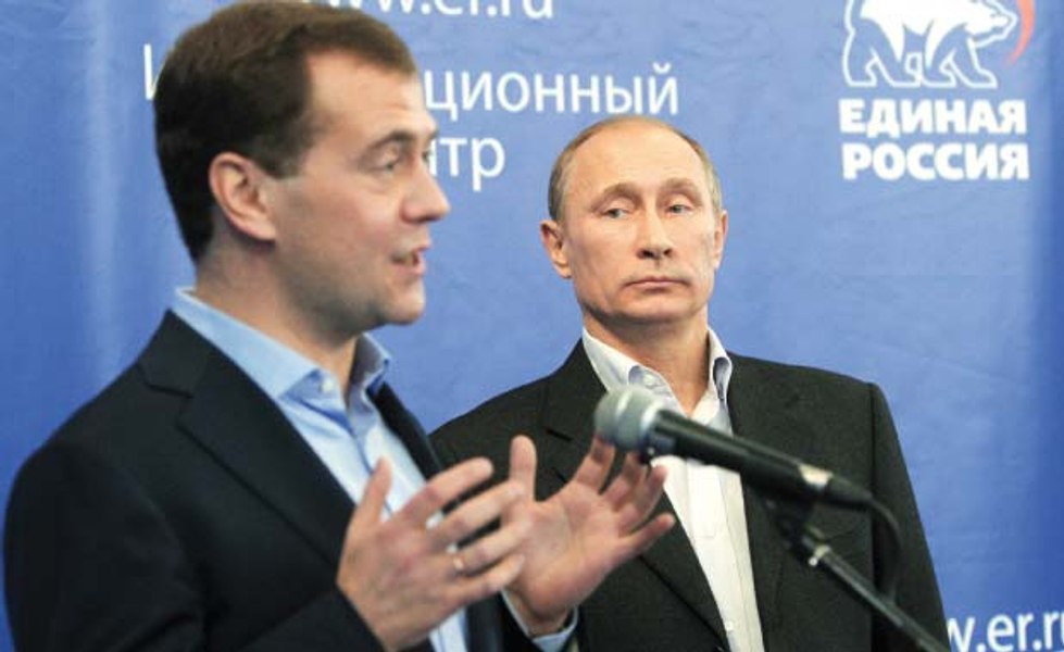  Medvedev ameninţă că Rusia își va folosi „triada nucleară” dacă va fi împinsă la graniţele recunoscute internaţional