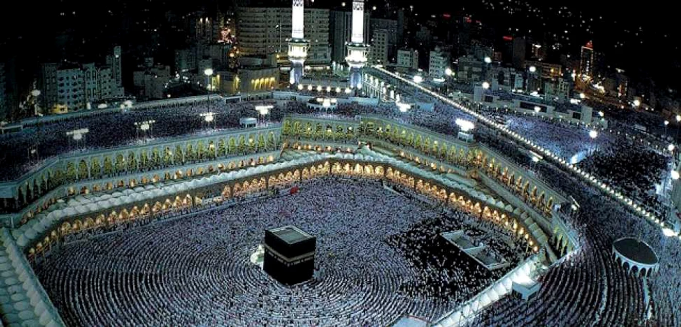 Cele mai mari moschei din lume. Peste patru milioane de oameni se pot ruga în moscheea Masjid al-Haram de la Mecca. FOTO islamicmosque.com