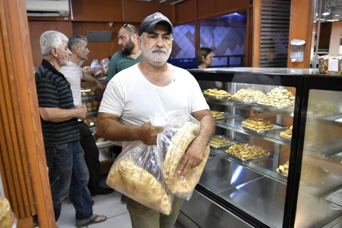 Coada la paine in Beirut Liban FOTO EPA-EFE