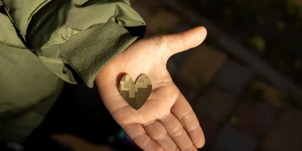 inimă în formă de camuflaj copii ucraineni răpiți foto shutterstock jpg