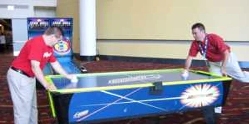 Jucătorii trebuie să se mişte foarte repede