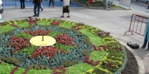 Ceasul floral, din Piata Trandafirilor