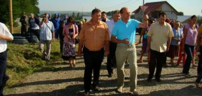 Botoşani: Traian Băsescu a revenit la sinistraţi (GALERIE FOTO)