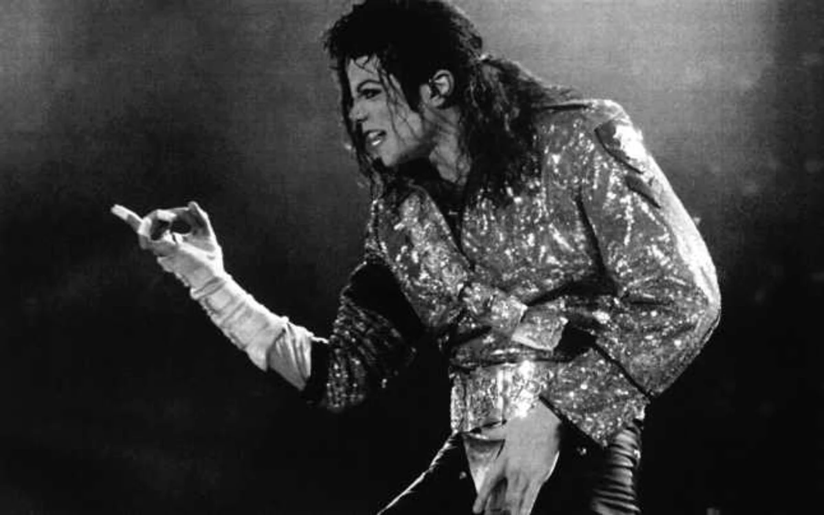 Moment istoric: Michael Jackson îşi face apariţia pe scena de la Bucureşti, în 1992 FOTO: AP