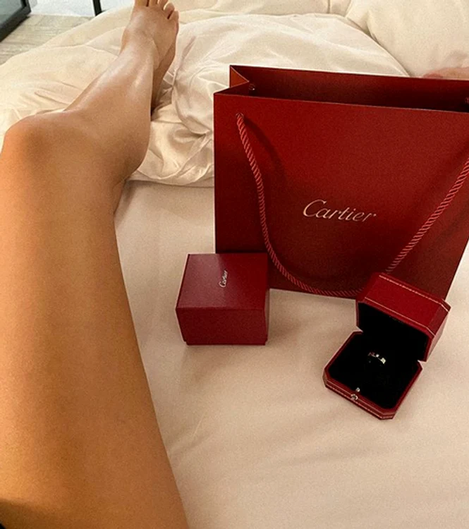 Nicole Cherry a pus pe Instagram o poză cu verighete de lux
