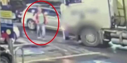 barbat amenintat cu pistolul in bucuresti Captura video digi24 jpg