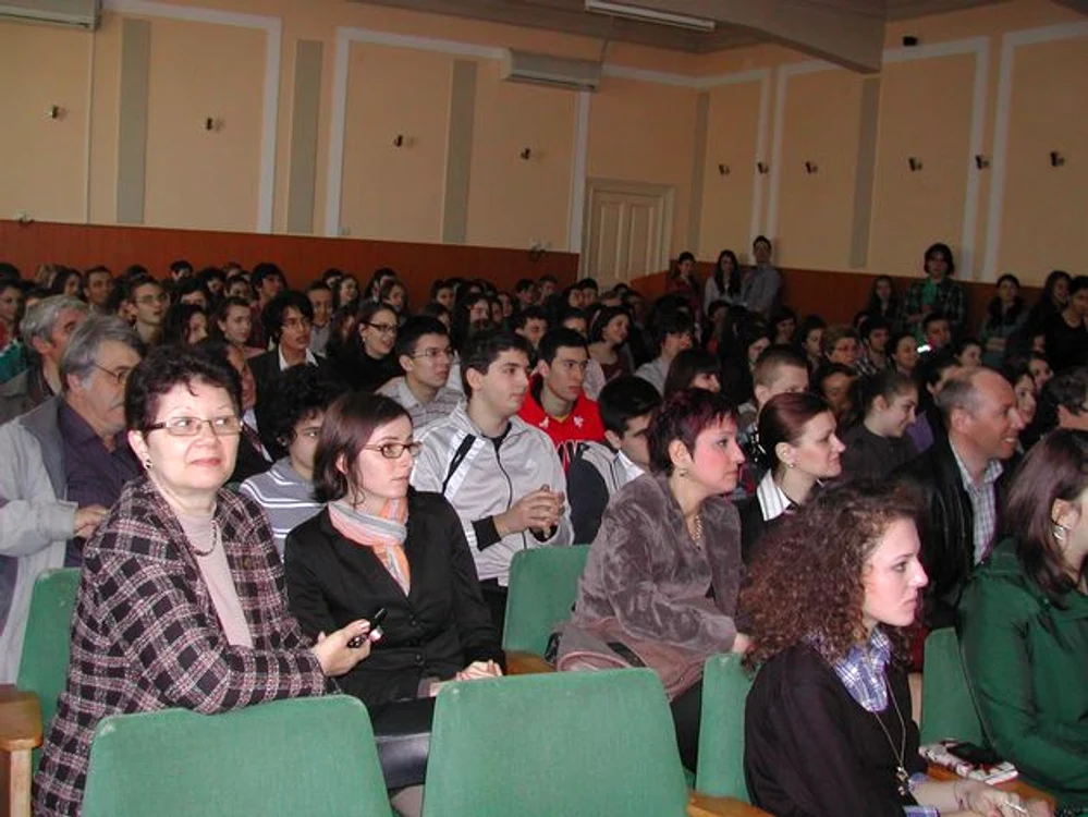 Colegiul Naţional „Fraţii Buzeşti“