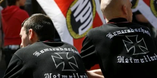 Membri ai partidului neo-nazist german NPD