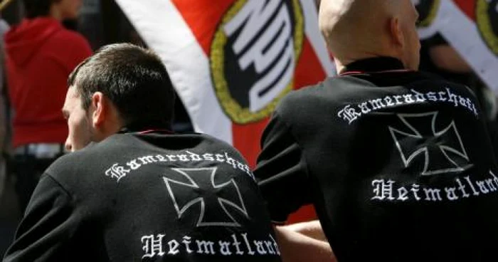 Membri ai partidului neo-nazist german NPD