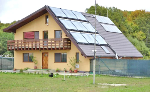 Proiectul de lege presupune atât taxarea persoanelor fizice, cât și a celor juridice care utilizează panouri fotovoltaice