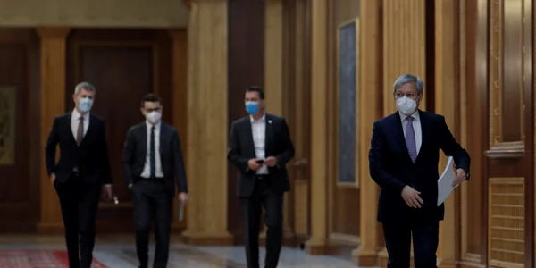 Dacian Cioloş - depunere listă miniştri - 18 oct 2021 / FOTO Inquam Photos / George Călin
